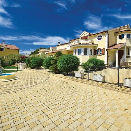 Cozy In With House Sea View