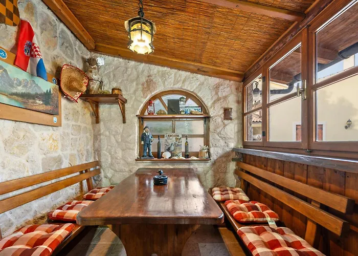 Cozy Apartment In Vodice With House Sea View Vodice