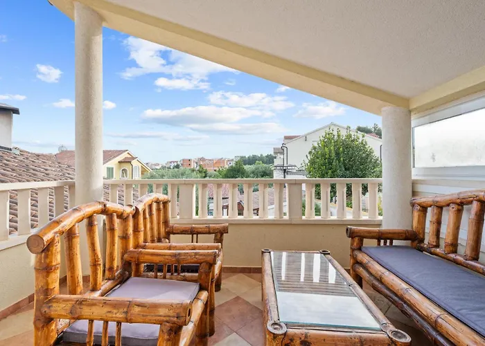 Lejlighed Cozy In With House Sea View