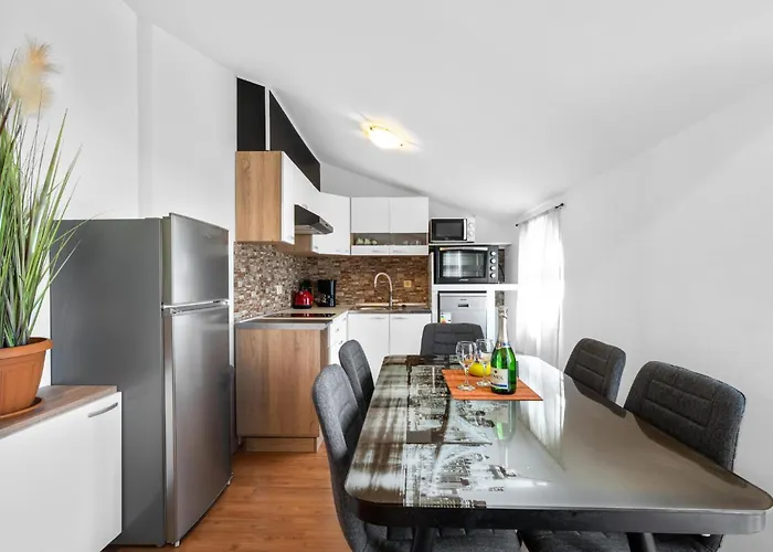 Appartamento Cozy In With House Sea View Vodice