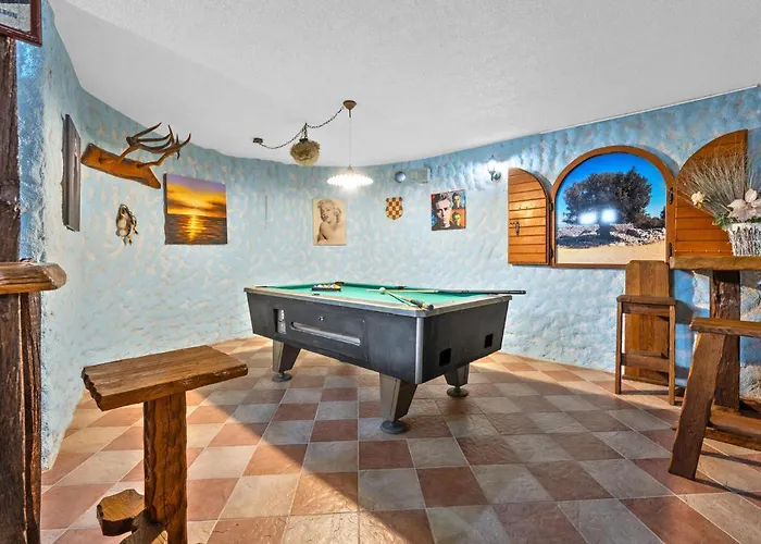 Apartamento Cozy Apartment In Vodice With House Sea View Vodice